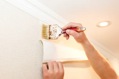 Pose de papier peint à la Celle-Condé — revêtements muraux et toiles de verre